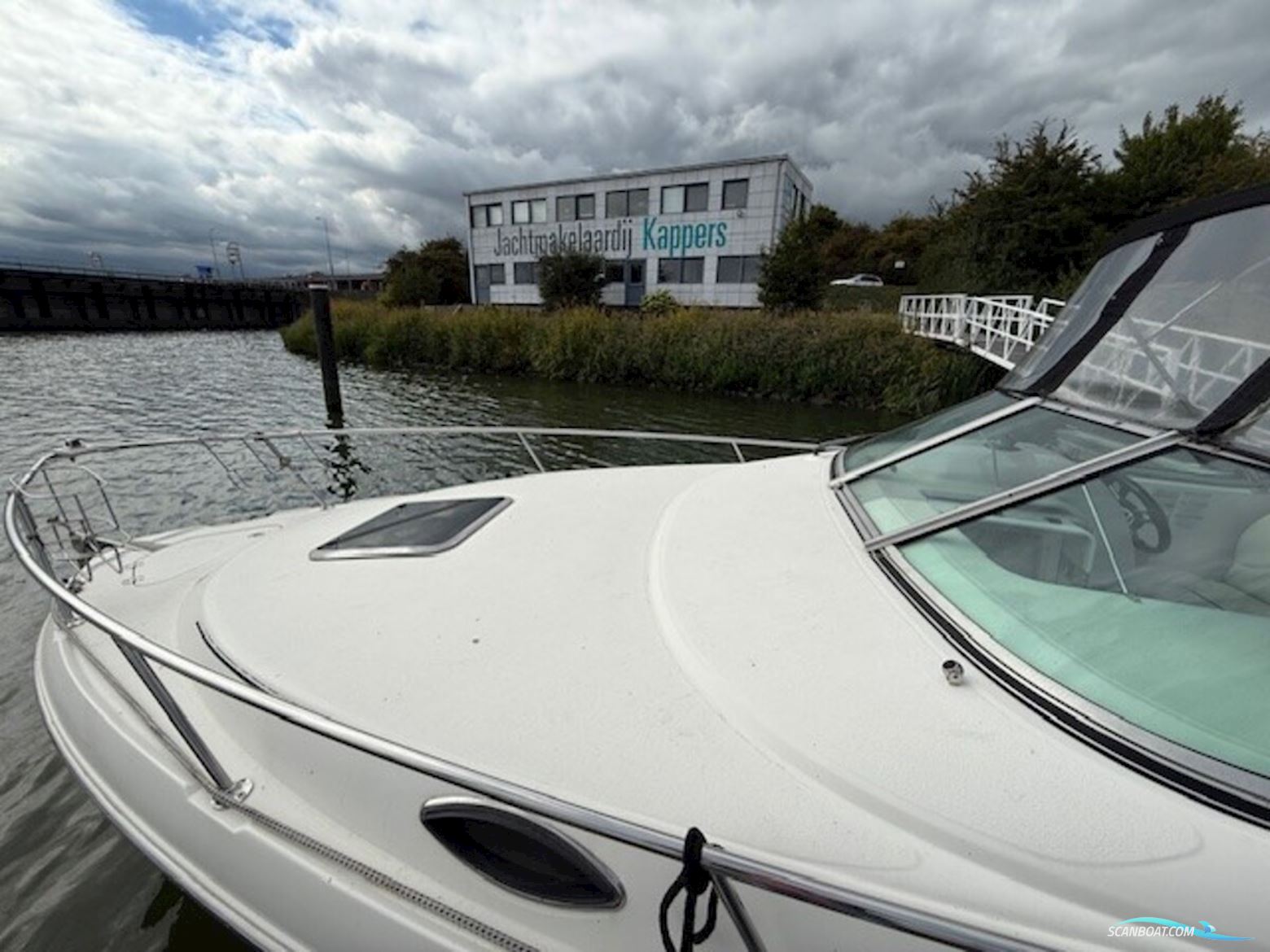 Chaparral 240 Signature