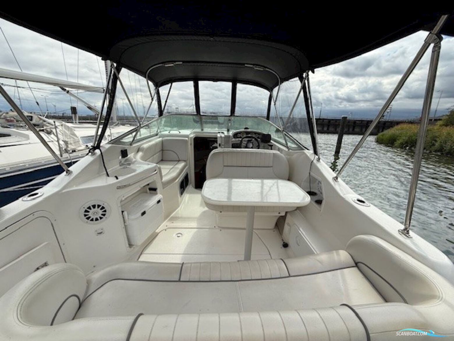 Chaparral 240 Signature