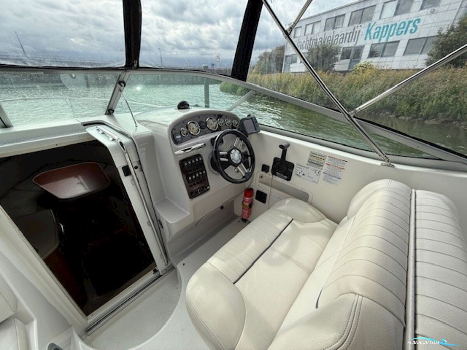 Chaparral 240 Signature