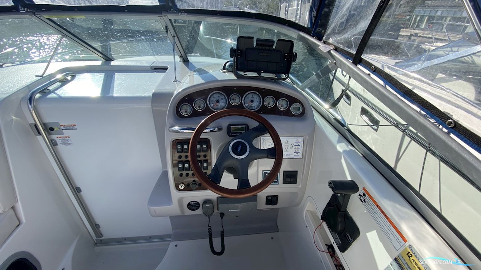Chaparral 240 Signature