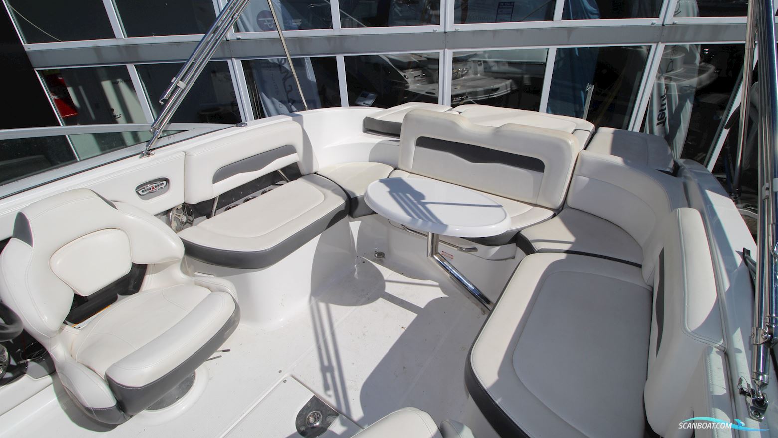 Chaparral 246 SSI Bowrider 