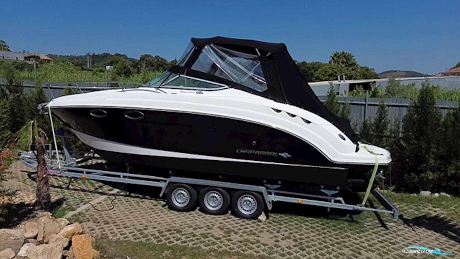 Chaparral 250 Signature Motorboat 2008, with Mercruiser engine, Portugal