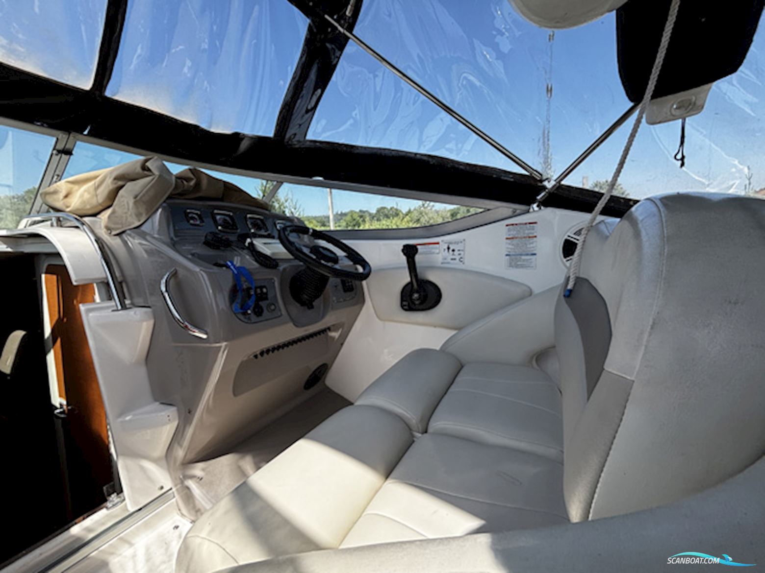 Chaparral 250 Signature