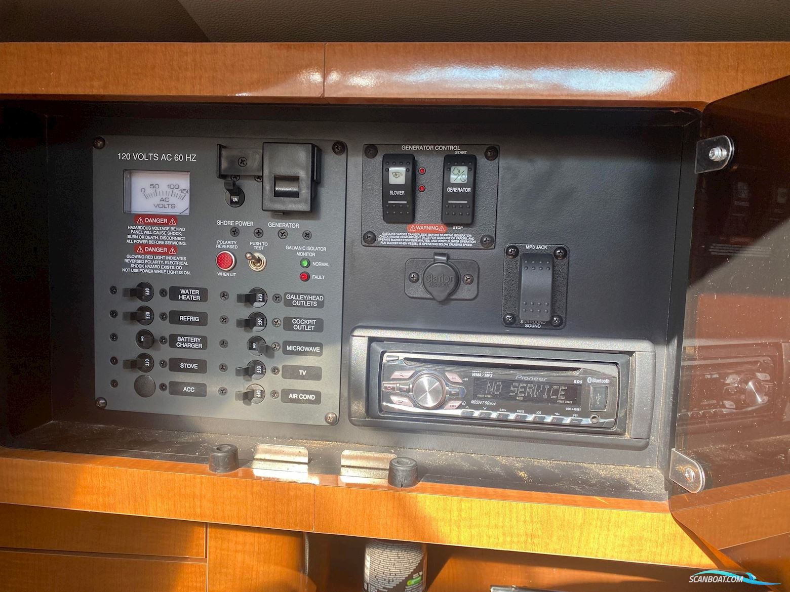 Chaparral 250 Signature