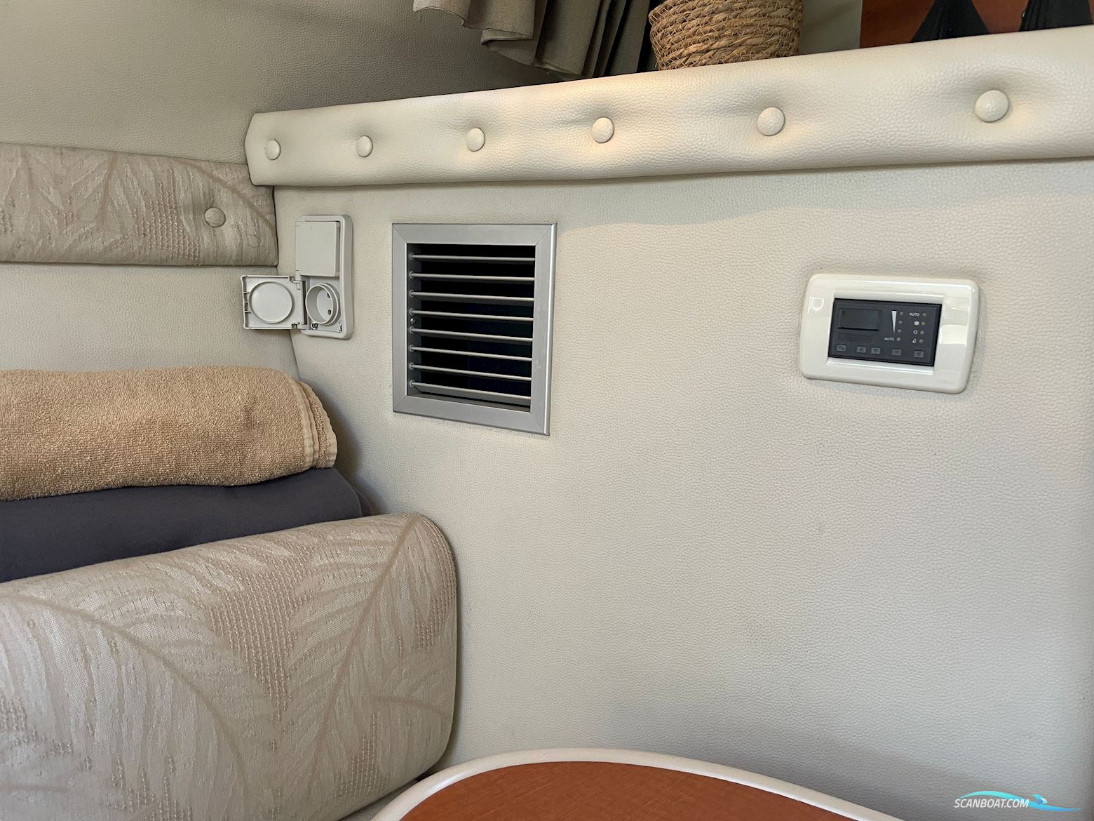 Chaparral 260 Signature