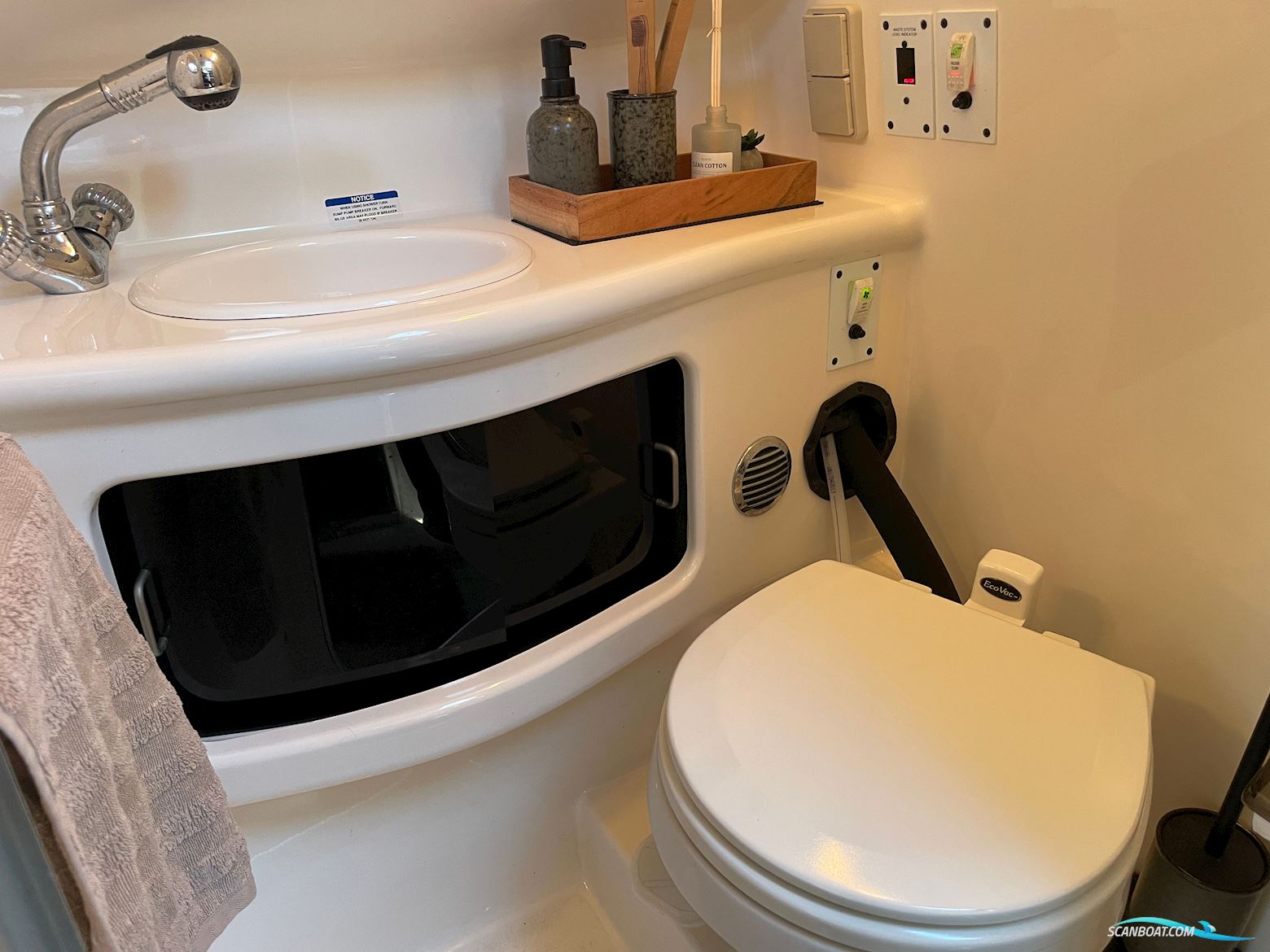 Chaparral 260 Signature