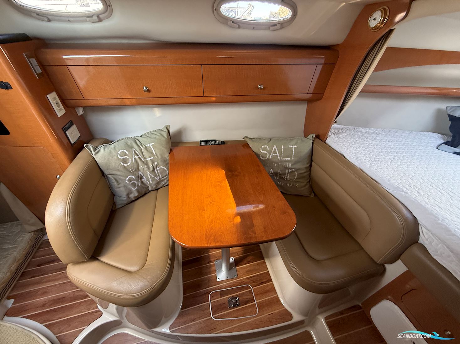 Chaparral 280 Signature