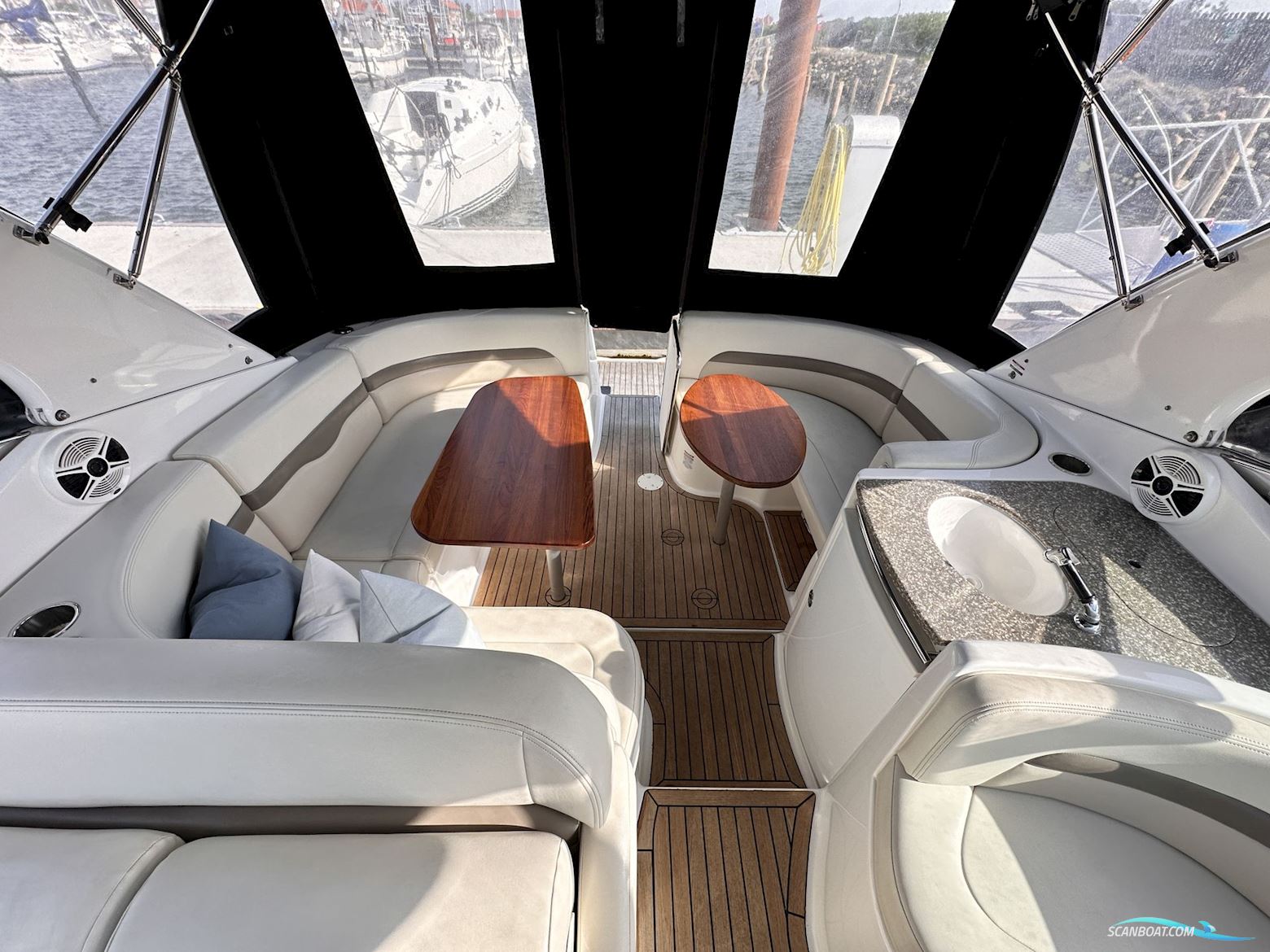 Chaparral 330 Signature