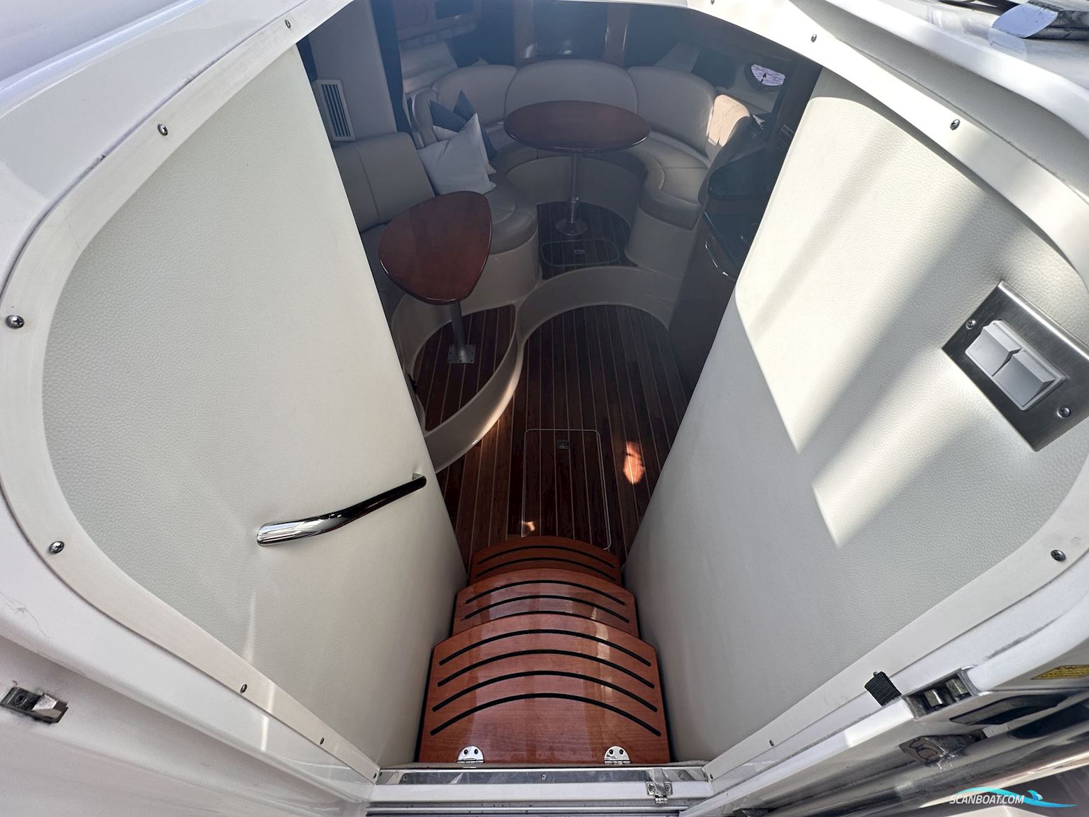 Chaparral 330 Signature