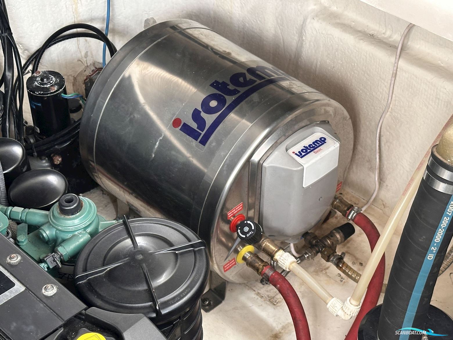 Chaparral 330 Signature