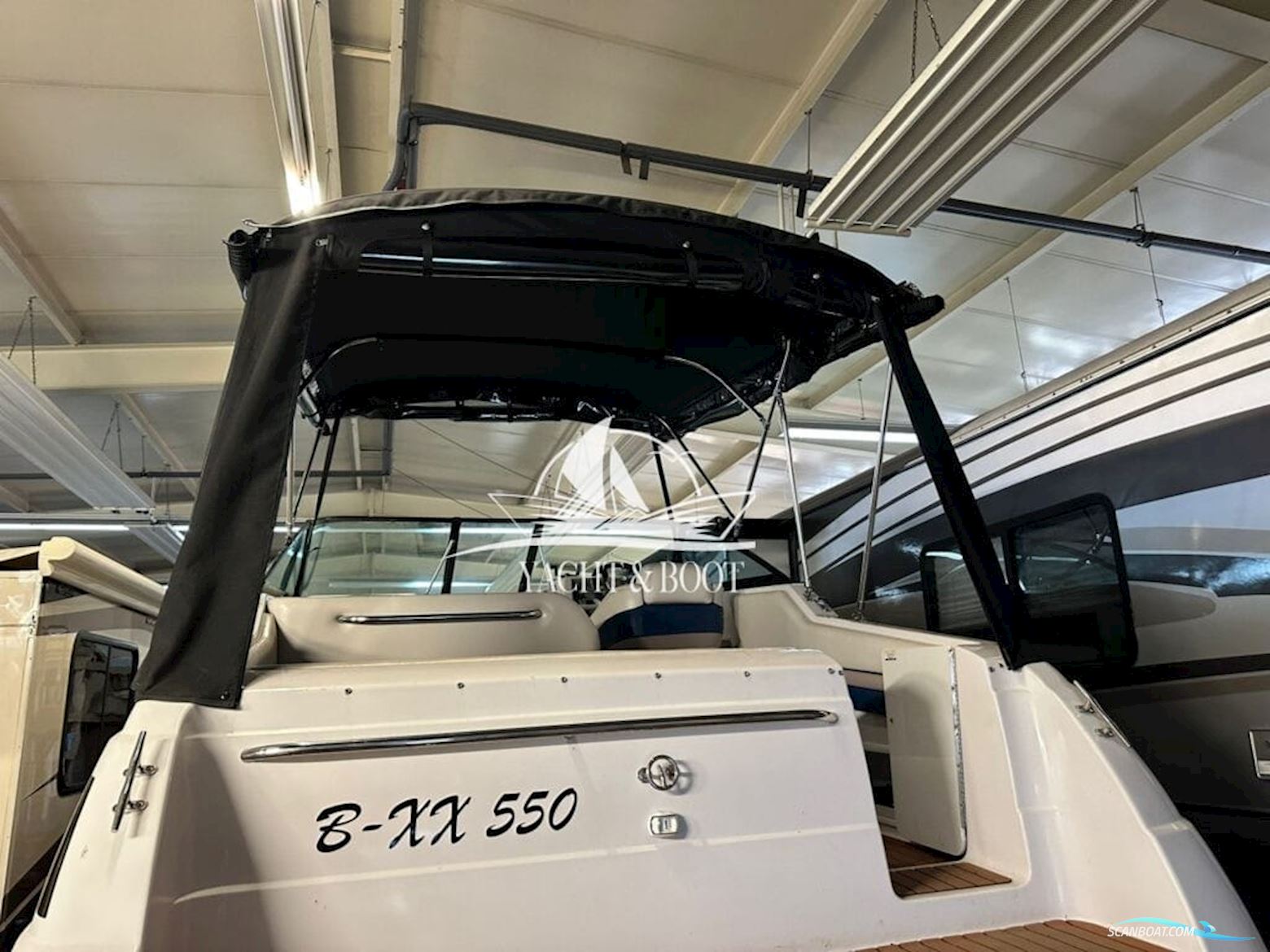 Chaparral Signature 240