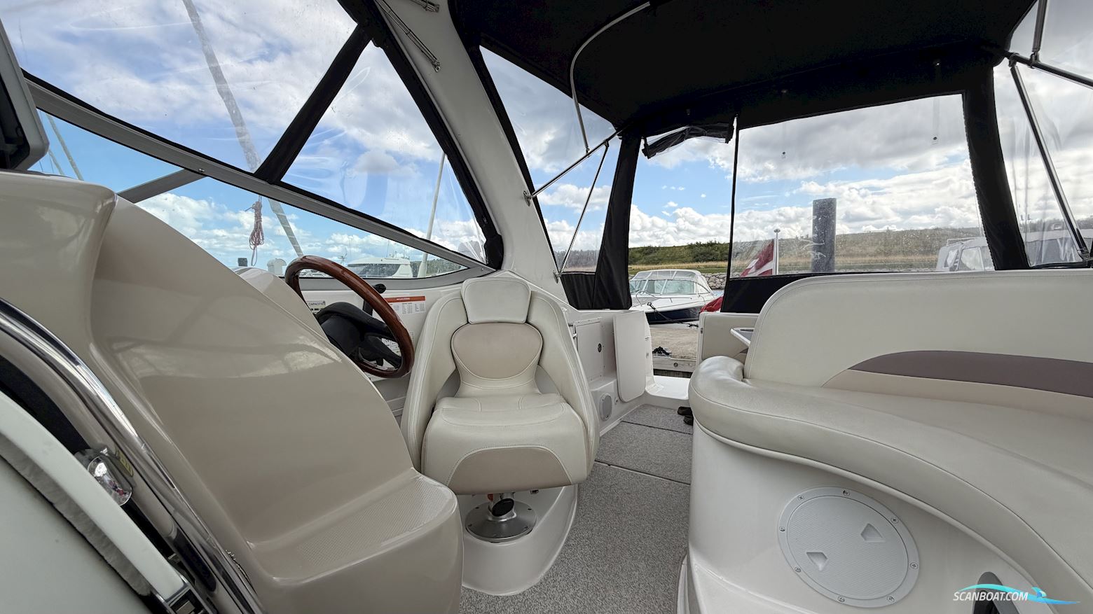 Chaparral Signature 260