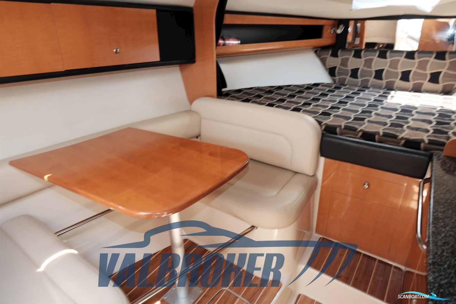 Chaparral Signature 280