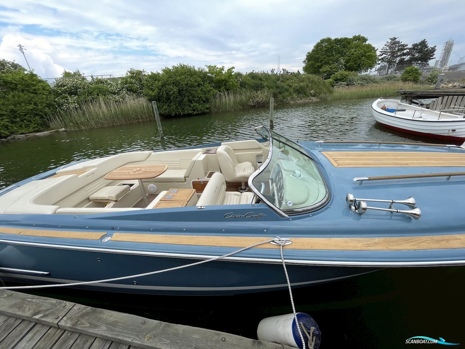 Chris Craft 28 Corsair