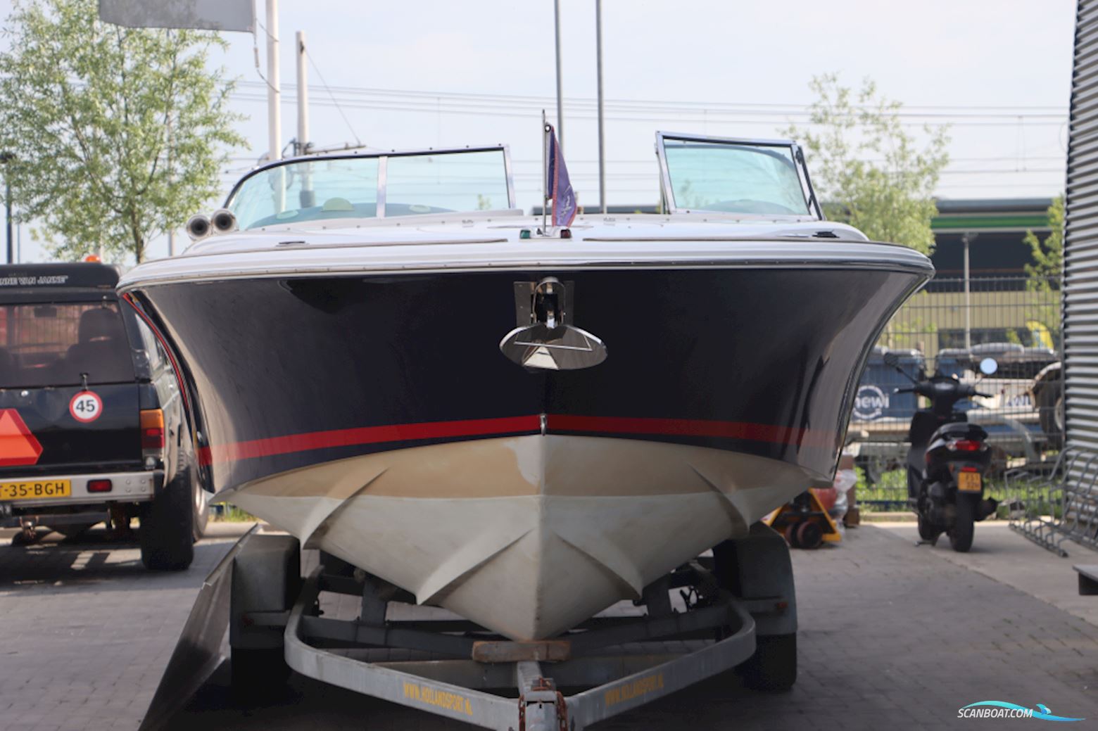 Chris Craft 28 Launch