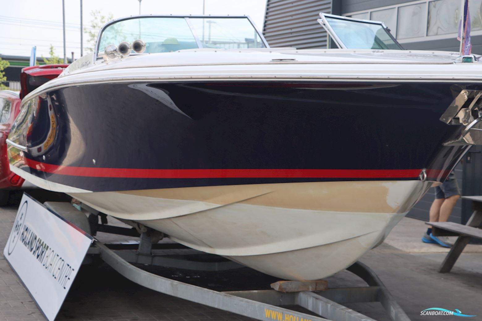 Chris Craft 28 Launch