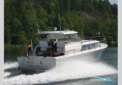 Chris-Craft 31 Commander Motorboat 1967, with Mercruiser engine, Sweden