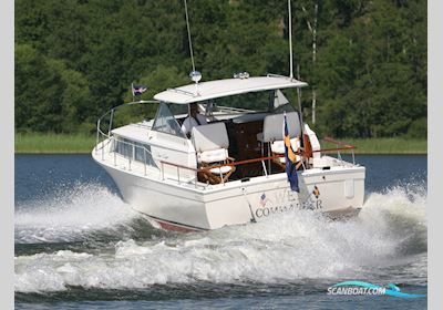 Chris-Craft 31 Commander Motorboat 1967, with Mercruiser engine, Sweden