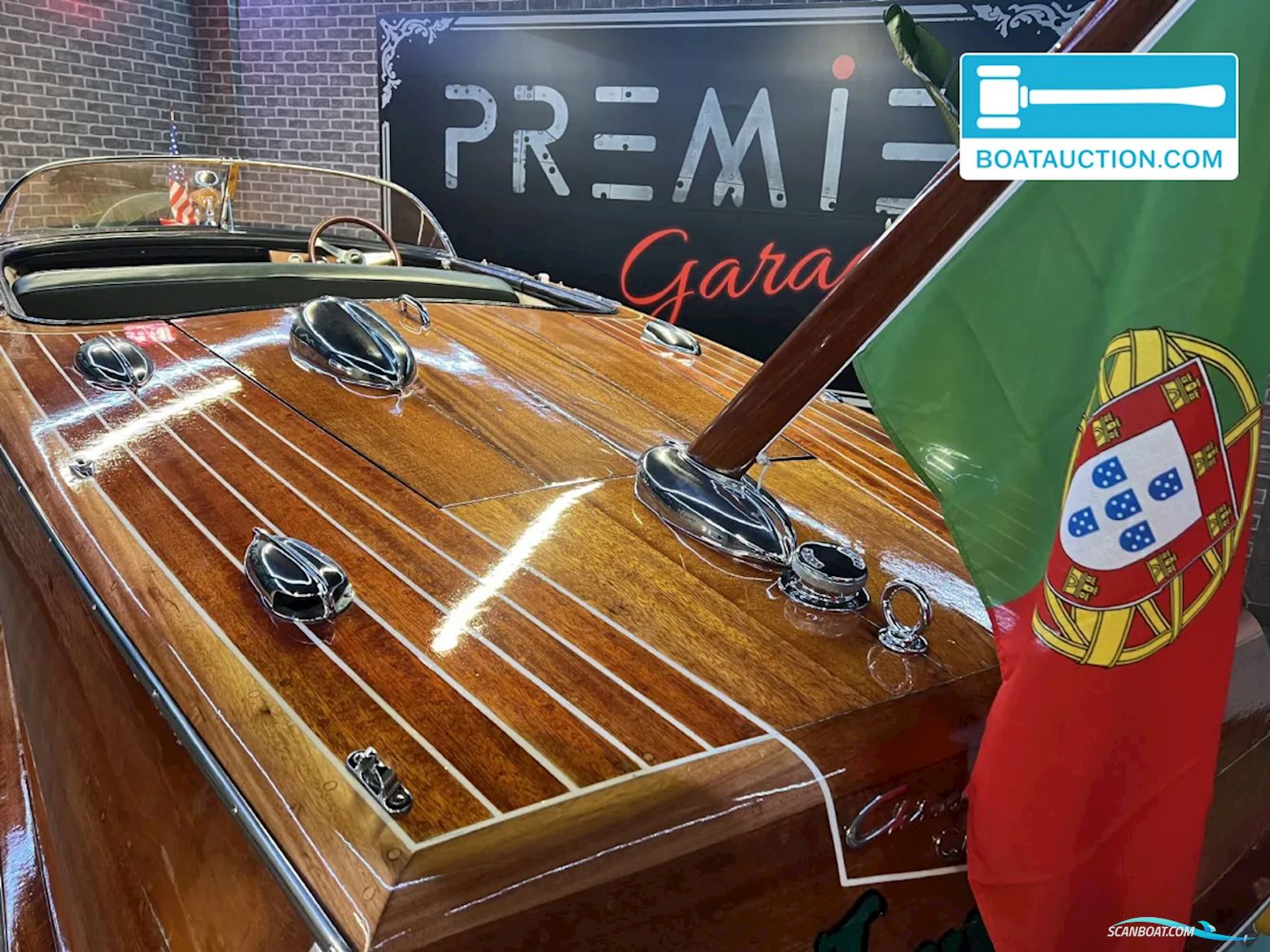 CHRIS CRAFT Capri 19