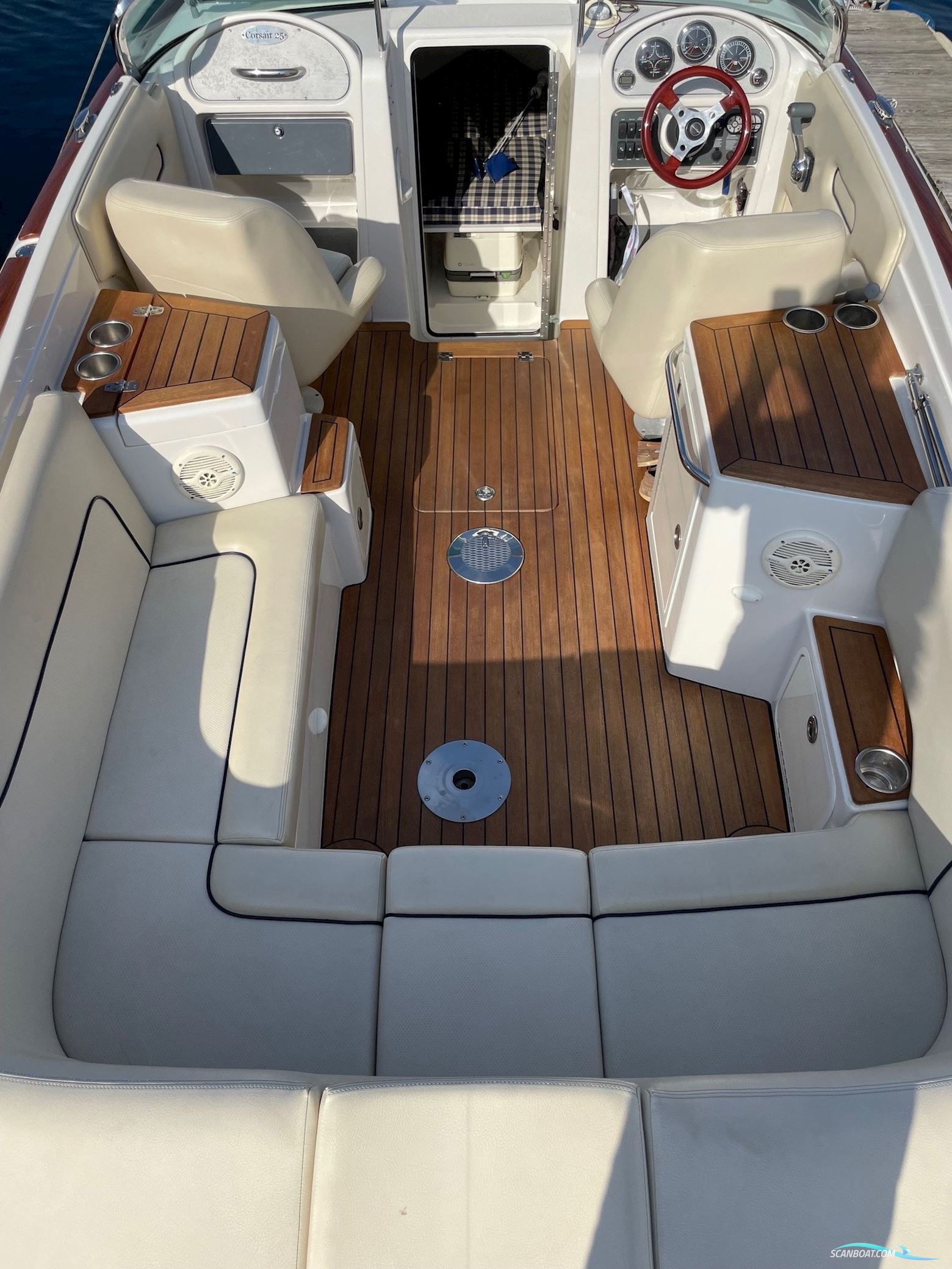 Chris Craft Corsair 25