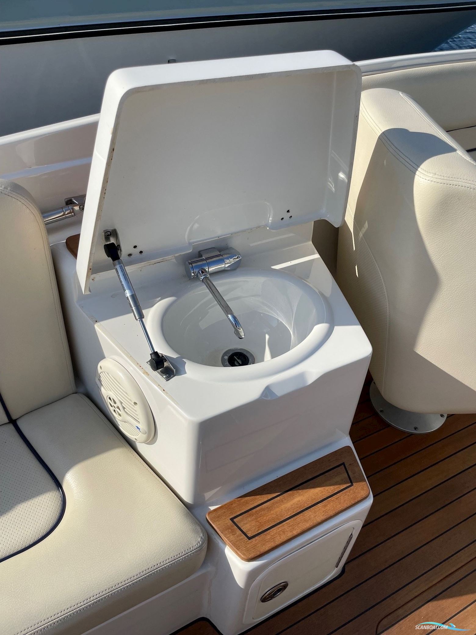 Chris Craft Corsair 25