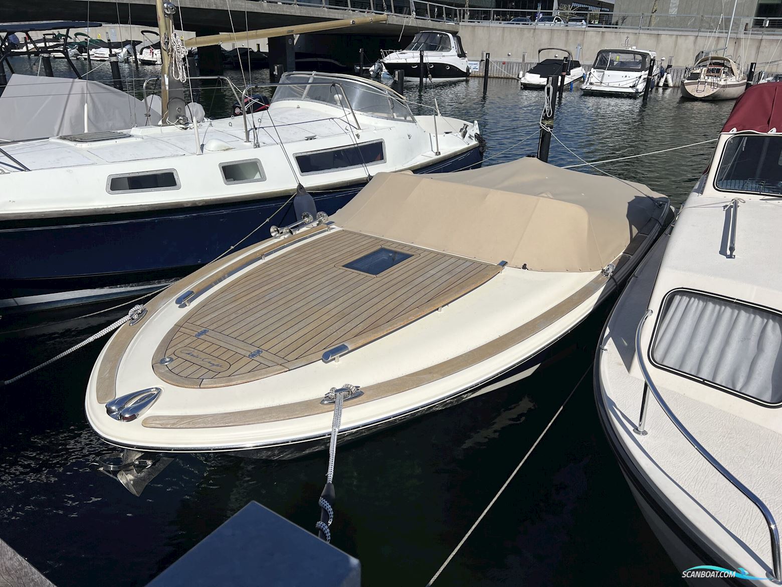 Chris Craft Corsair 25