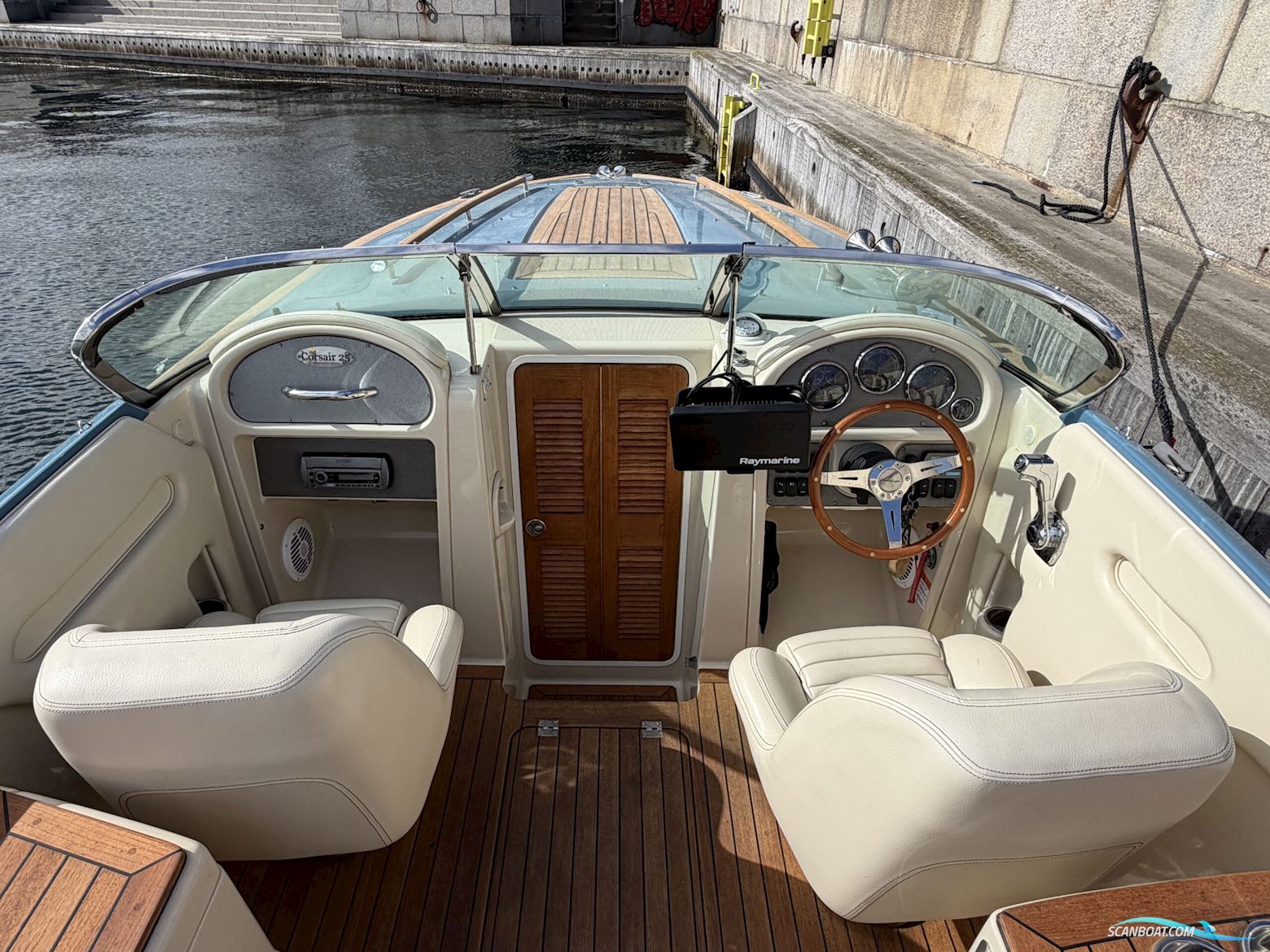 Chris Craft Corsair 25