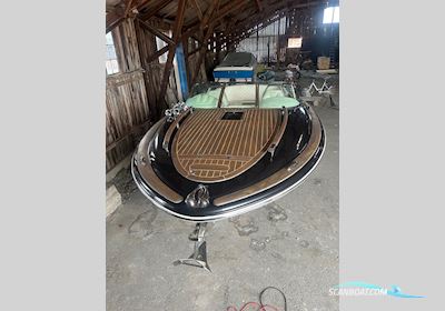 Chris-Craft Corsair 27 Heritage Motorboat 2018, with Mercruiser engine, Sweden
