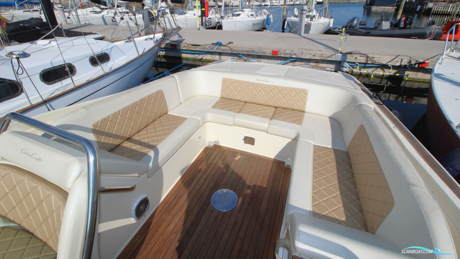 Chris Craft Corsair 28