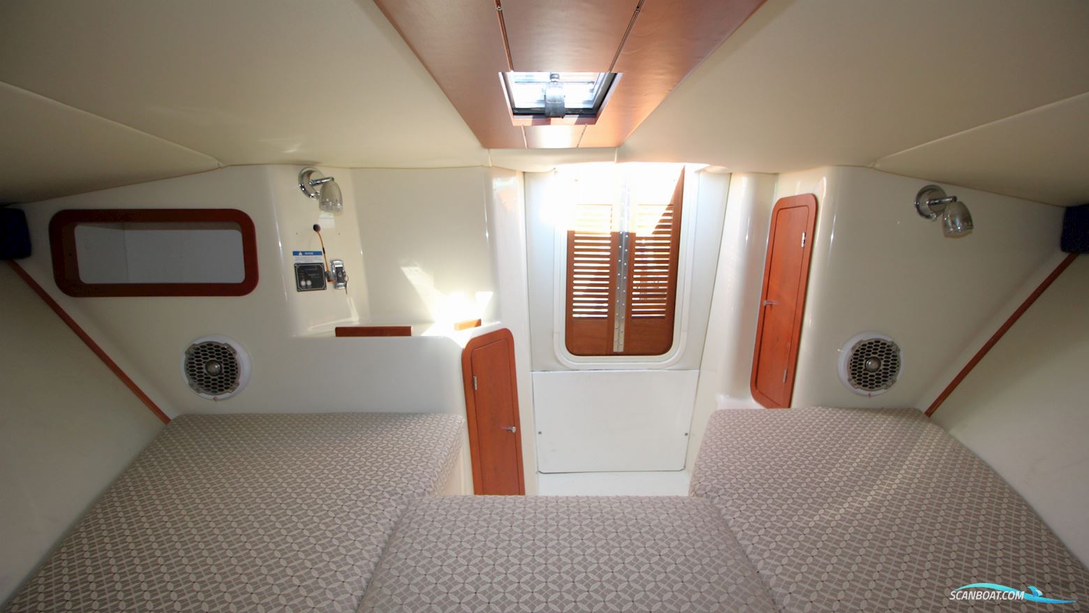 Chris Craft Corsair 28