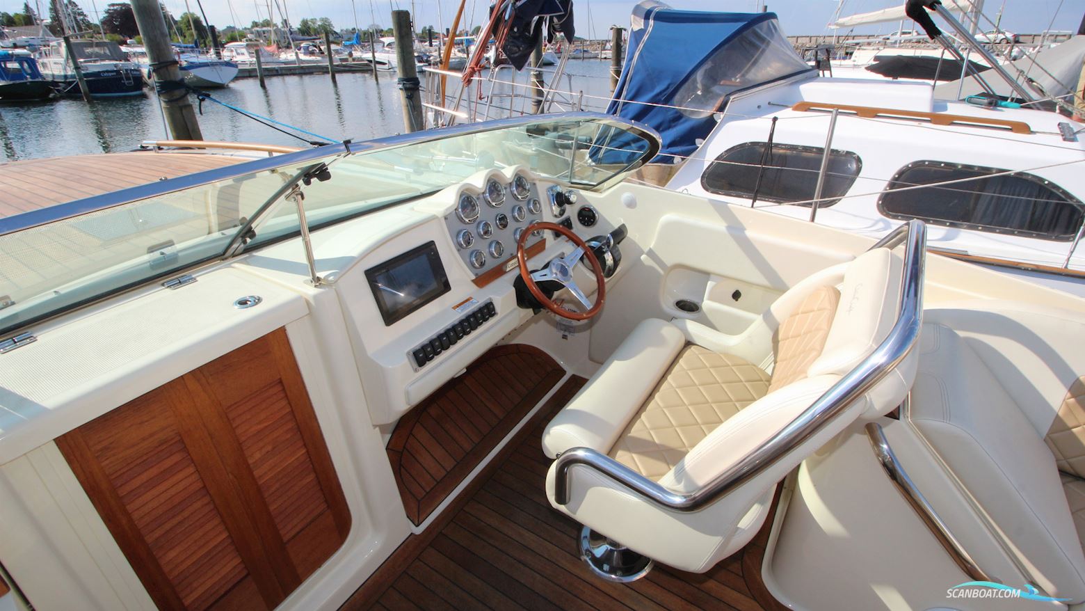 Chris Craft Corsair 28