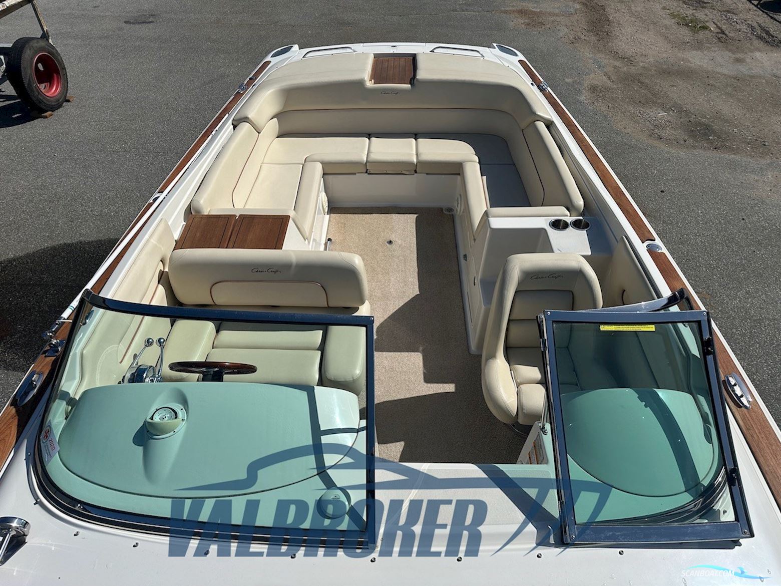 CHRIS CRAFT CORSAIR 28