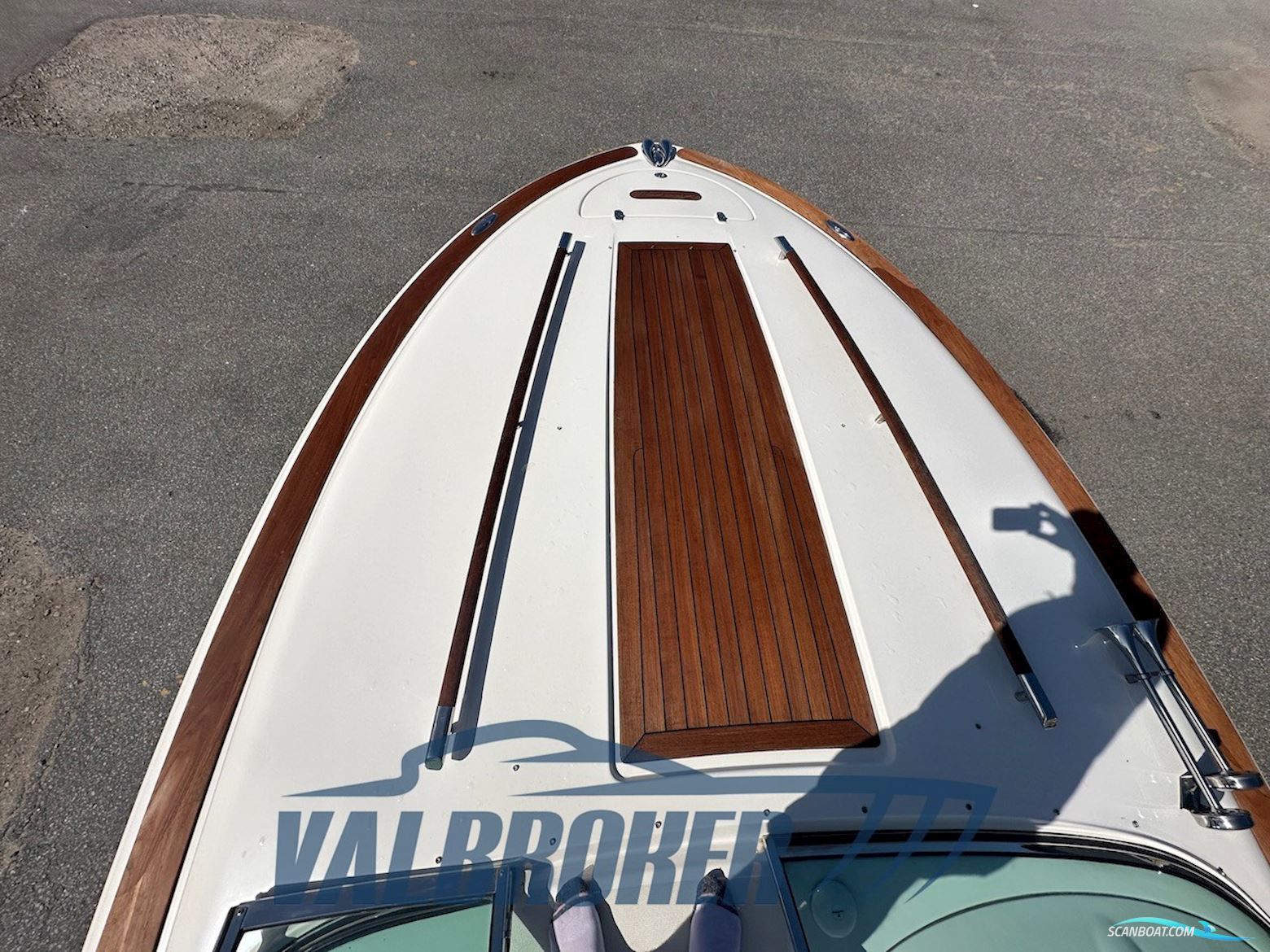 CHRIS CRAFT CORSAIR 28