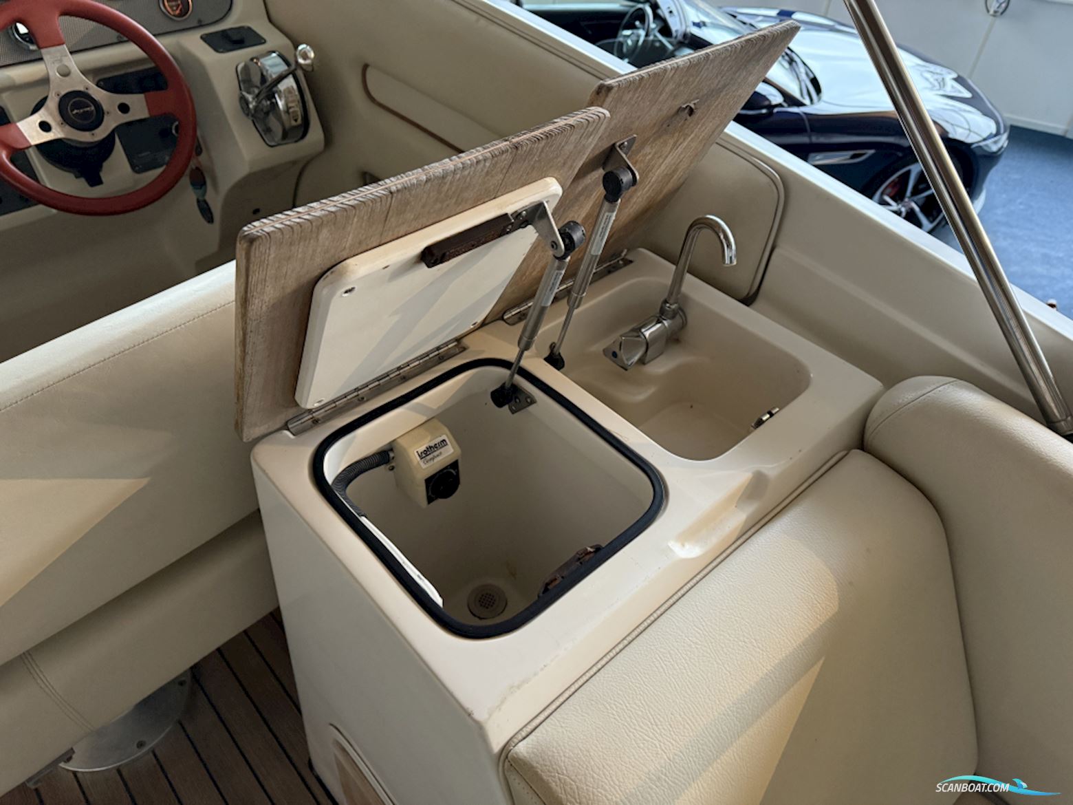 Chris Craft Corsair 28