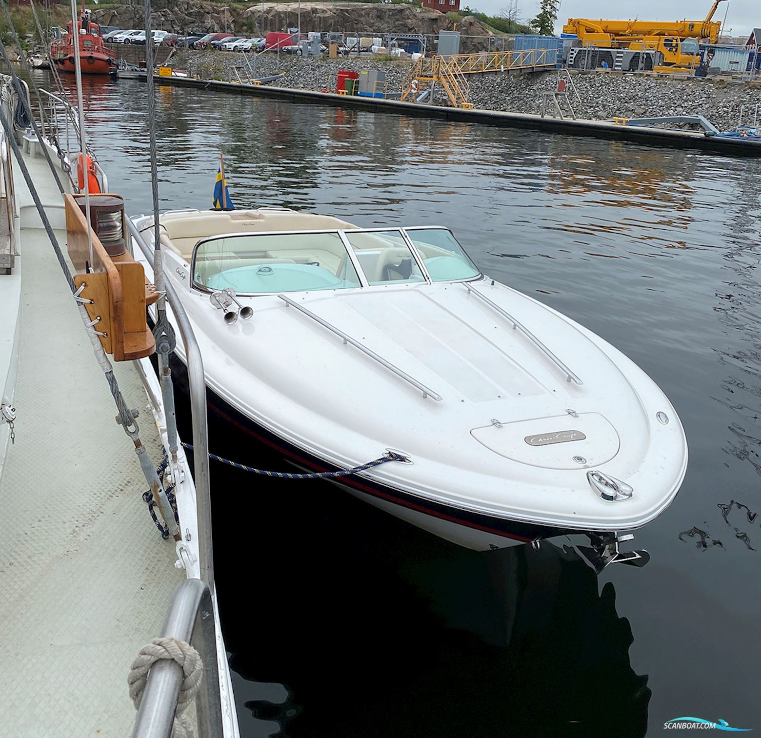 Chris-Craft Corsair 28