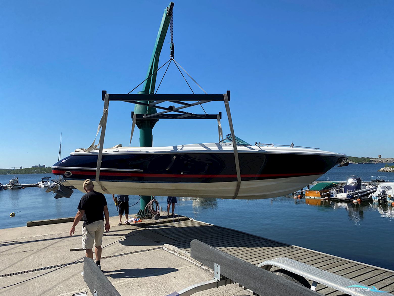 Chris-Craft Corsair 28