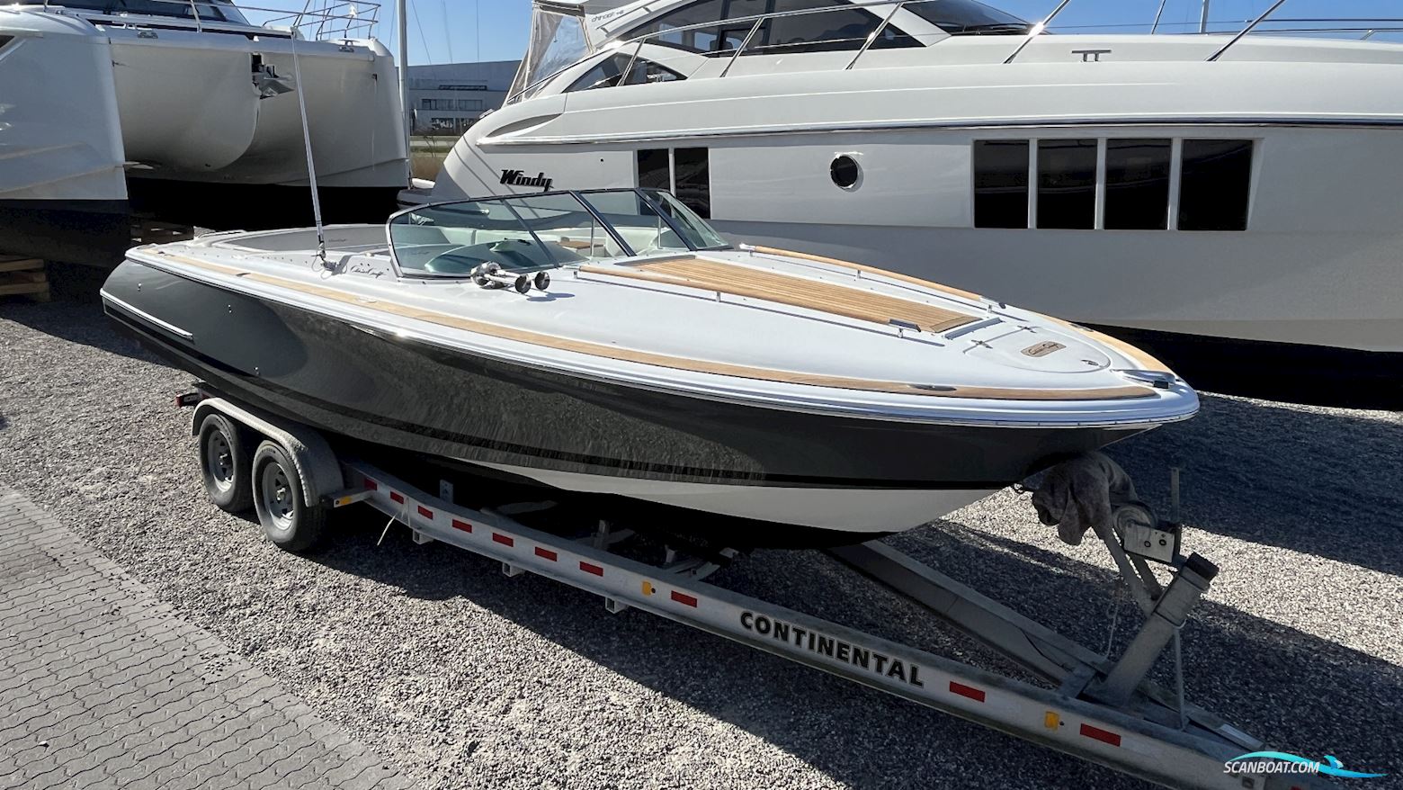 Chris Craft Corsair 28