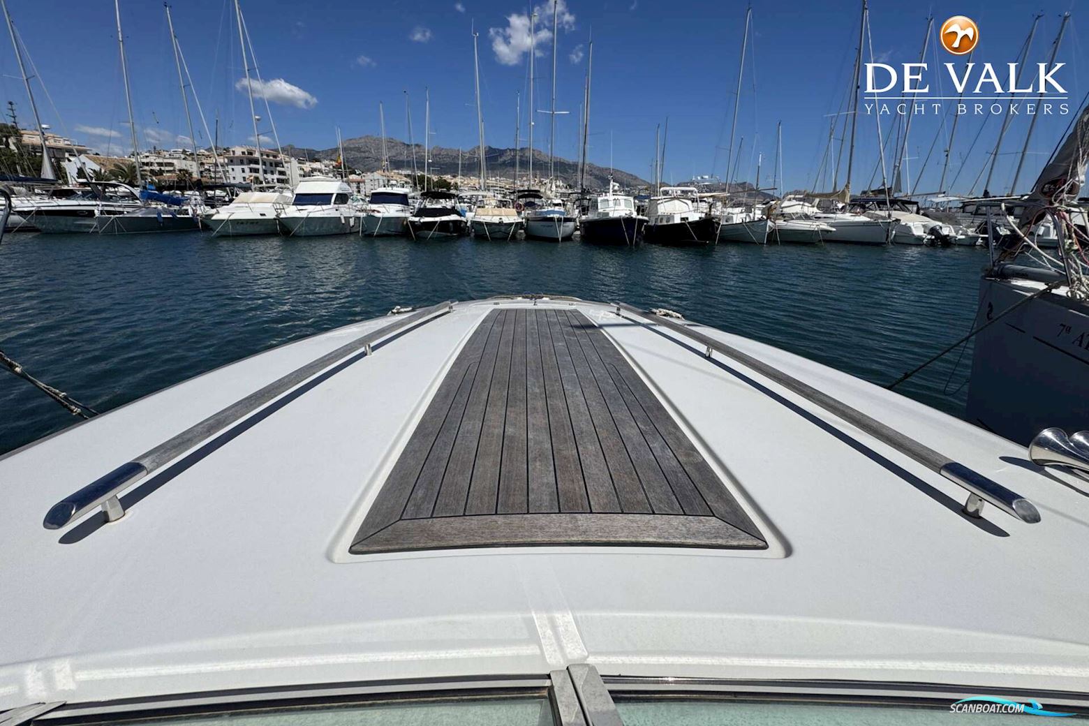 Chris-Craft Corsair 28
