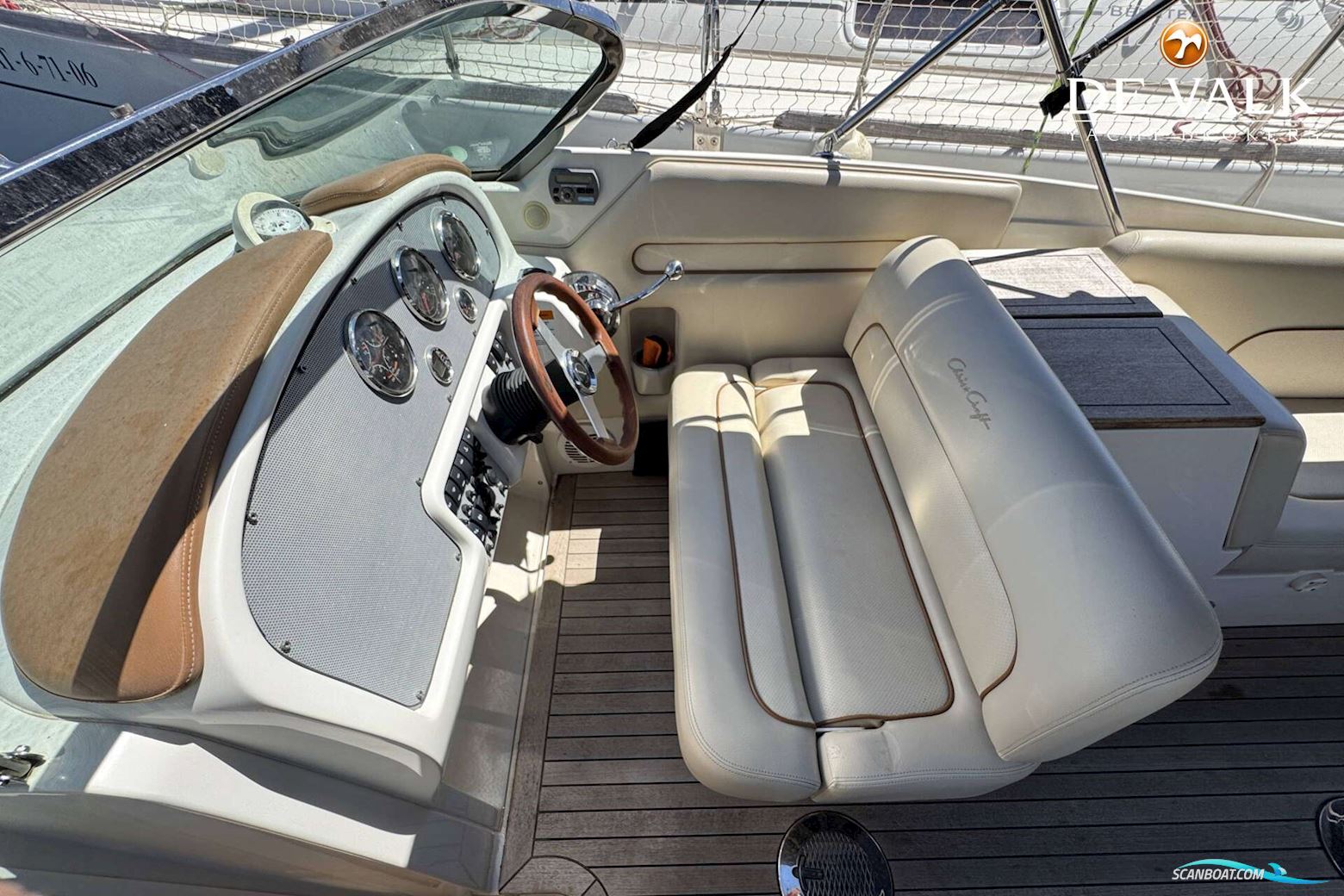Chris-Craft Corsair 28