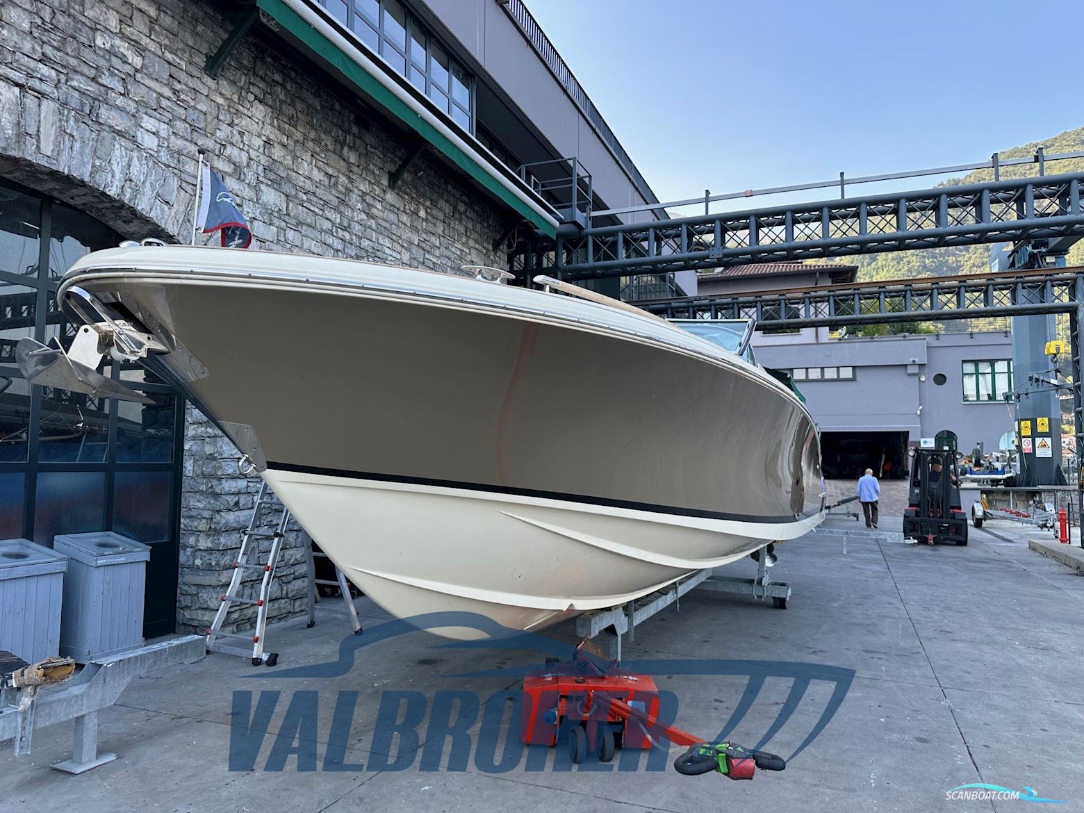 CHRIS CRAFT CORSAIR 32