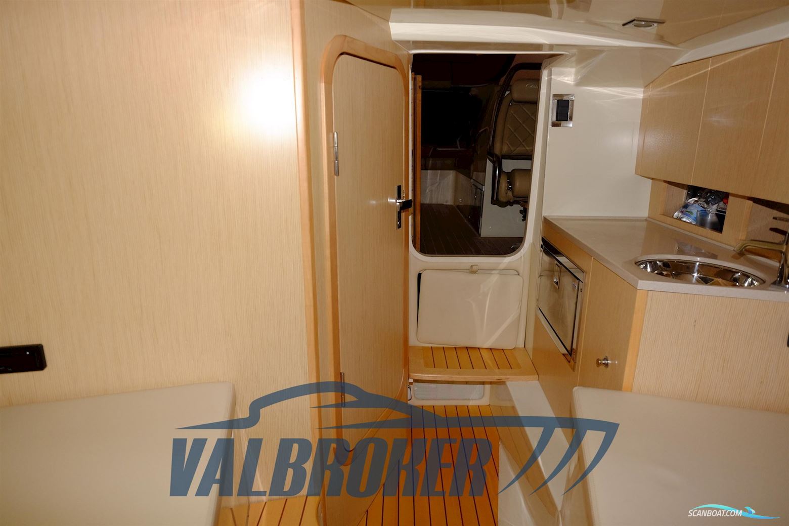 CHRIS CRAFT CORSAIR 32