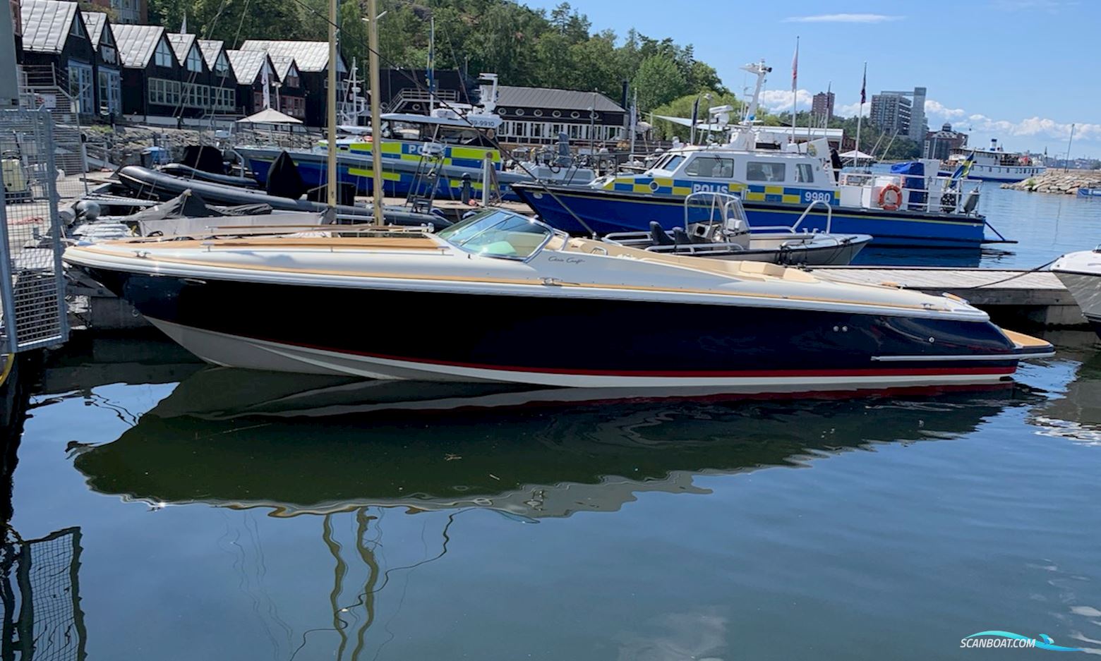 Chris-Craft Corsair 32