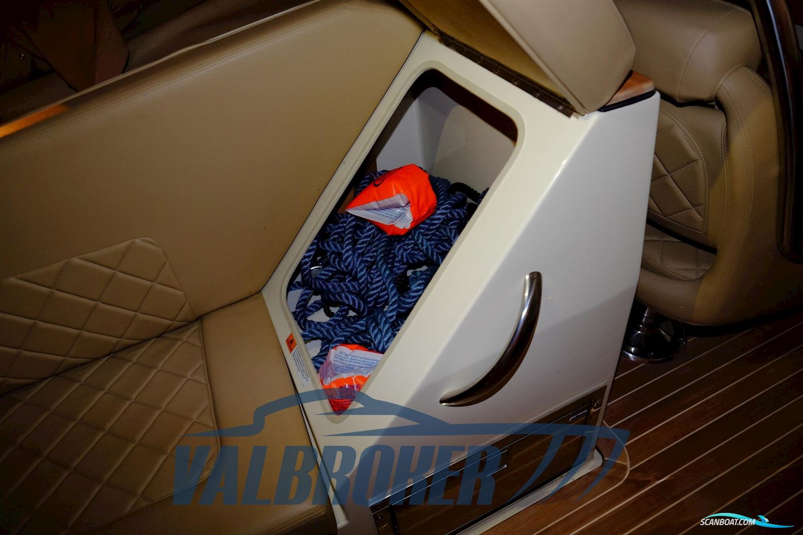 CHRIS CRAFT CORSAIR 32