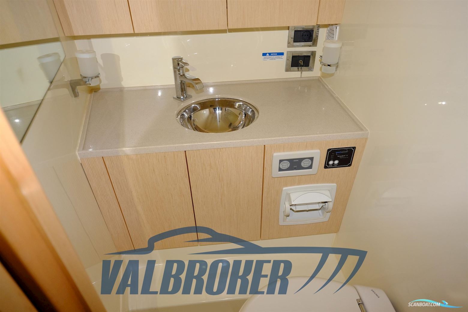 CHRIS CRAFT CORSAIR 32