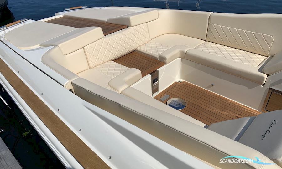Chris-Craft Corsair 32