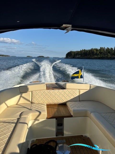 Chris-Craft Corsair 32