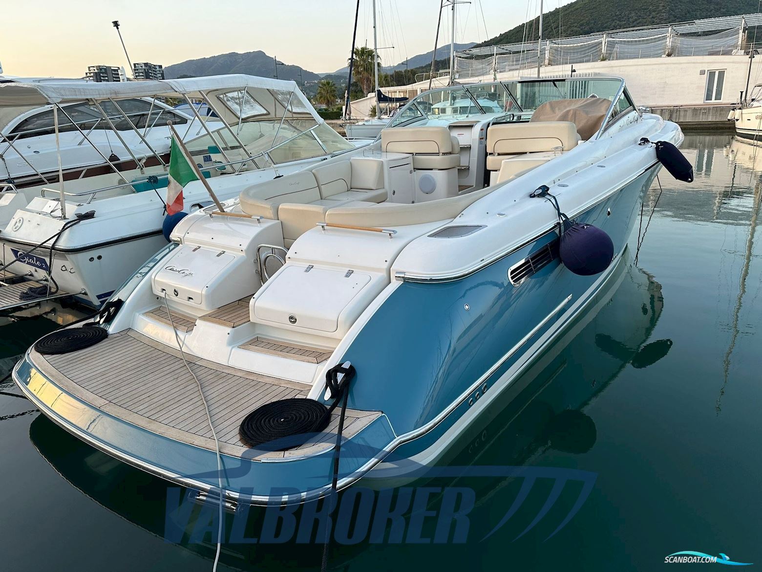 CHRIS CRAFT CORSAIR 36