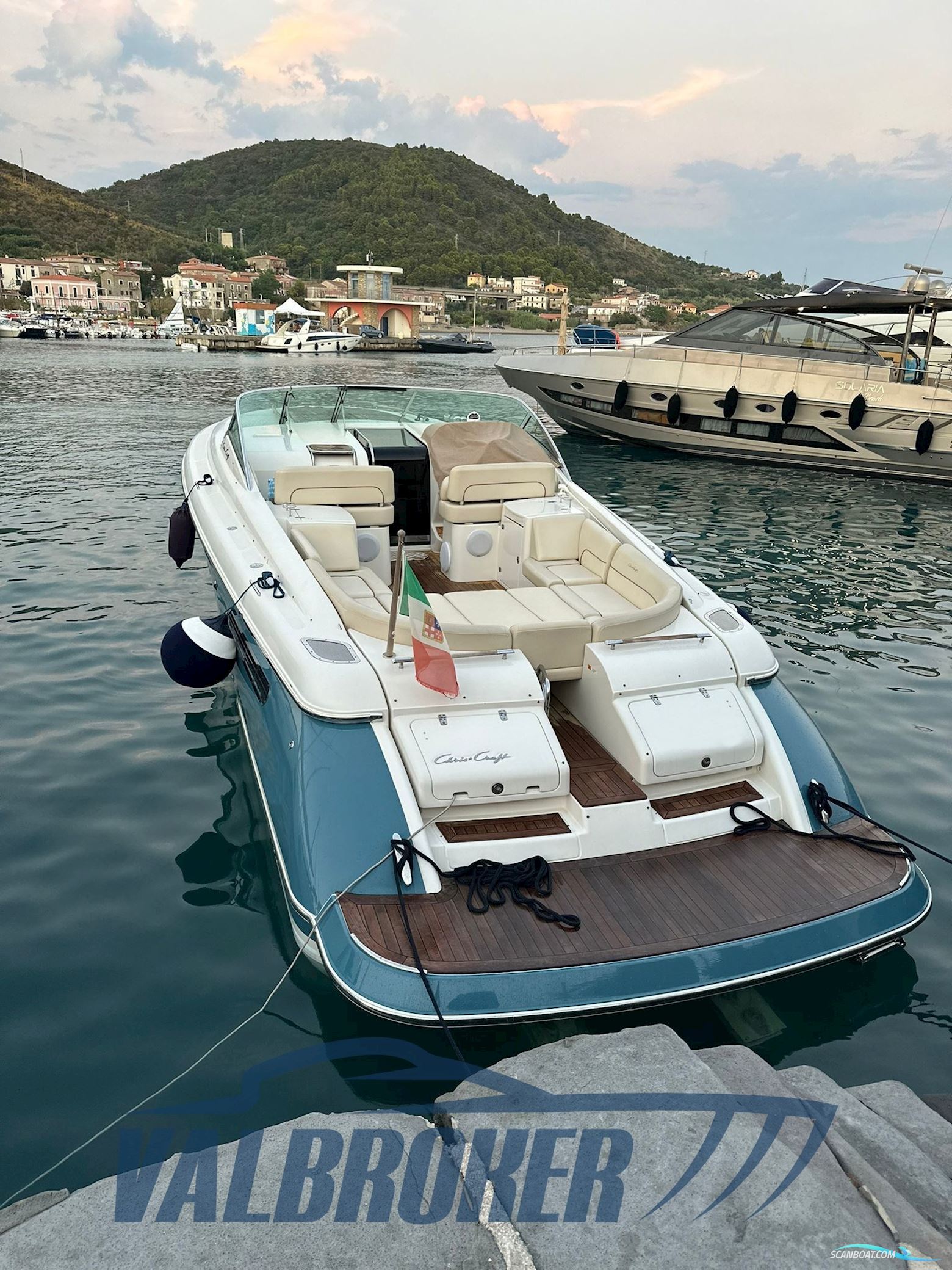 CHRIS CRAFT CORSAIR 36
