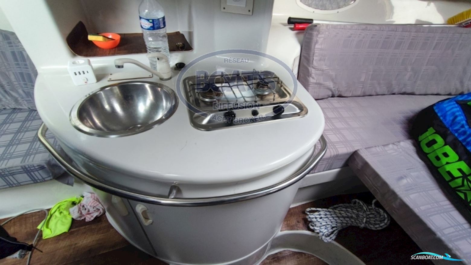 CHRIS CRAFT Crowne 272 CC