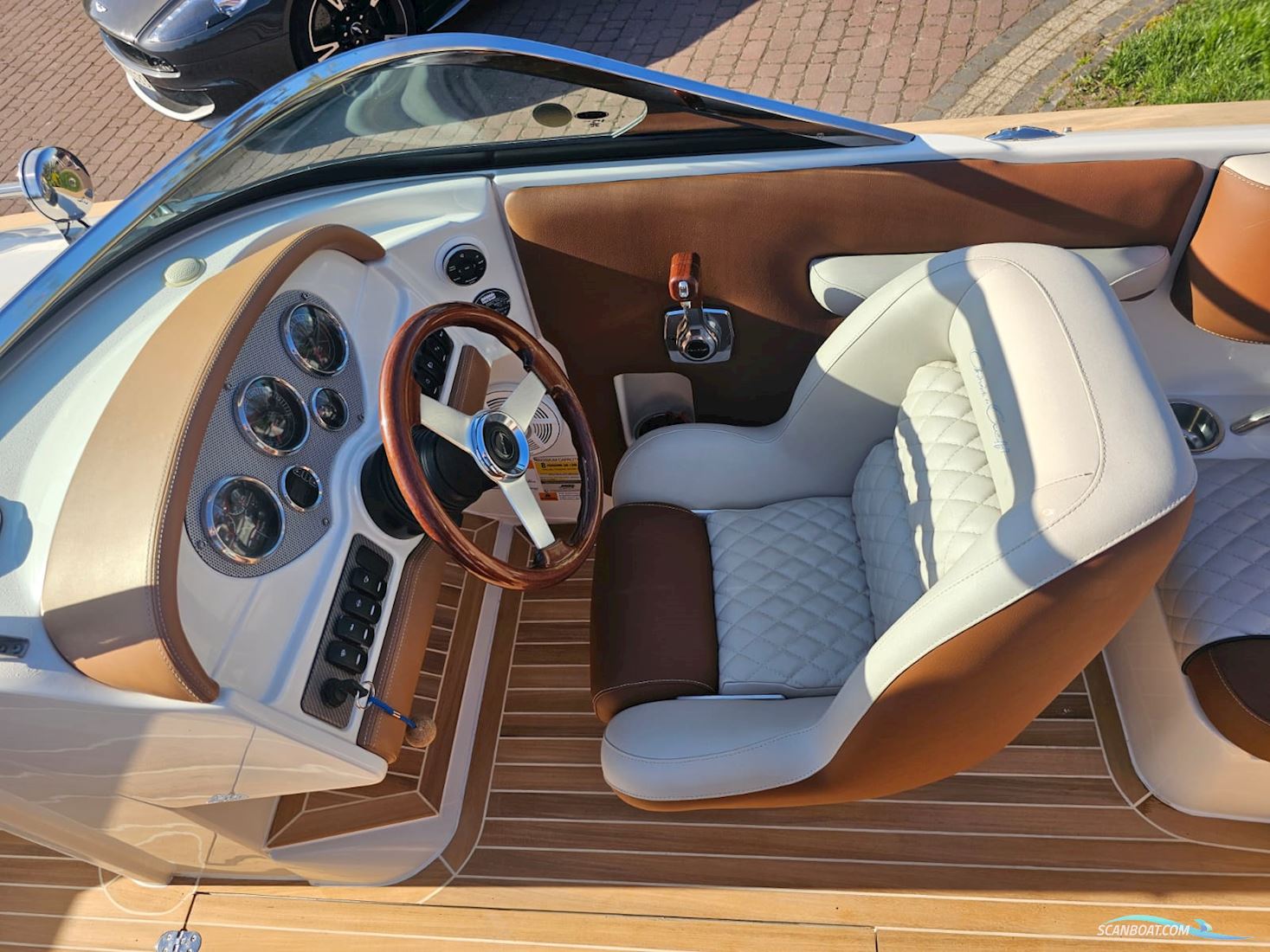 Chris Craft Launch 22